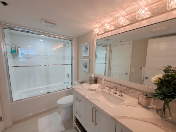 Luxurious Beachfront Condo in Longboat Key Florida - Stunning Gulf Views